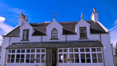 Your Charming Skye Hotel
