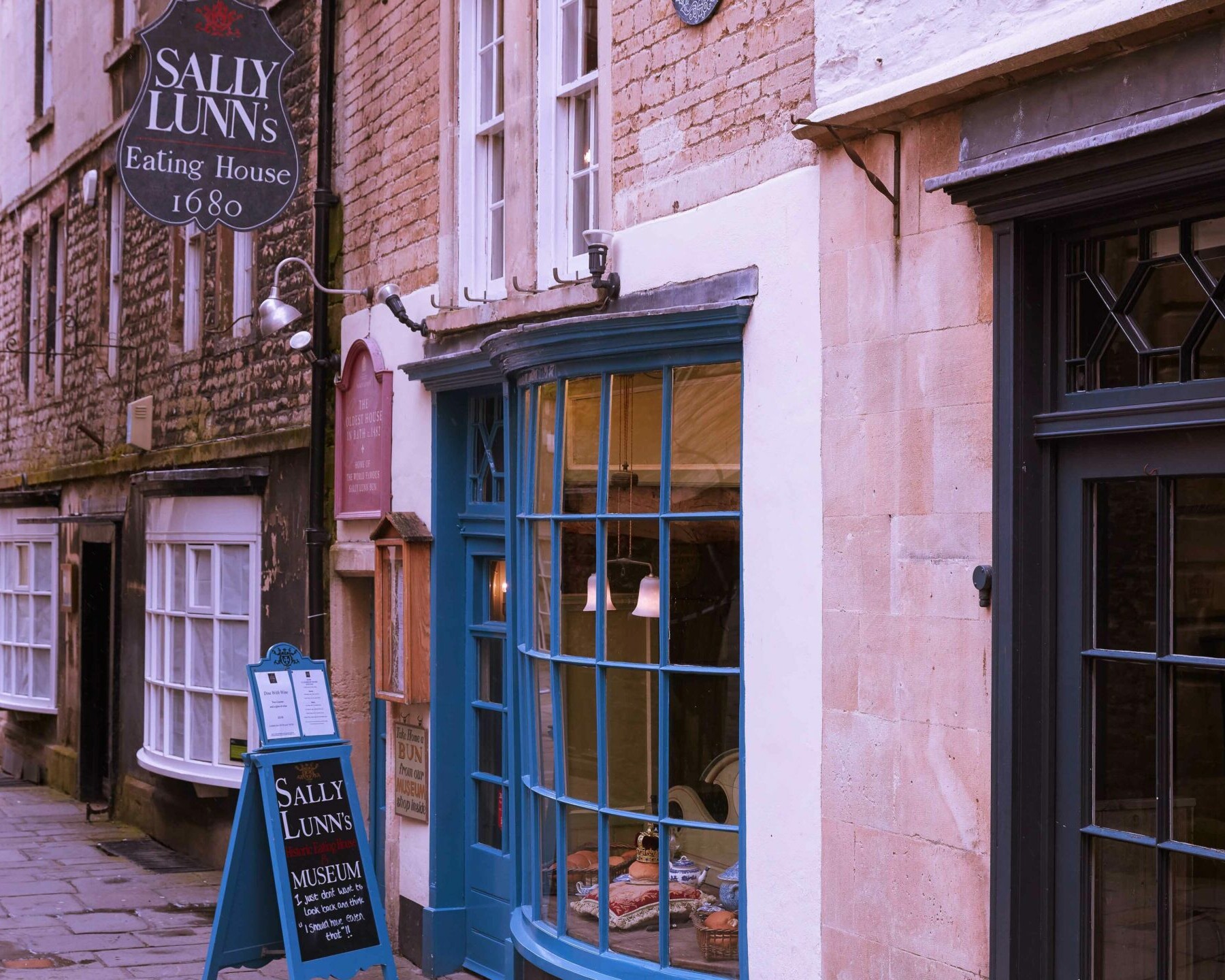 VB-Sally Lunn's