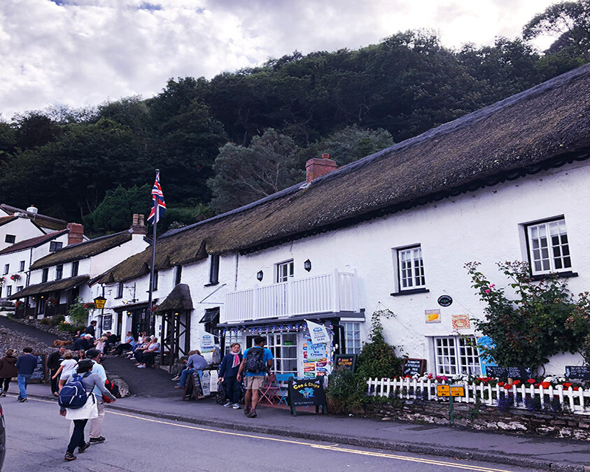 An English pub nestled deep in the Cotswolds