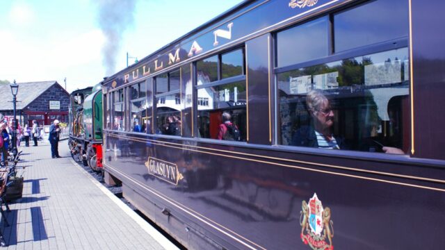 Travel first class in a famous Pullman carriage