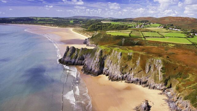 Three Cliffs Bay Gower Peninsula ©-Crown copyright 2019 Visit Wales